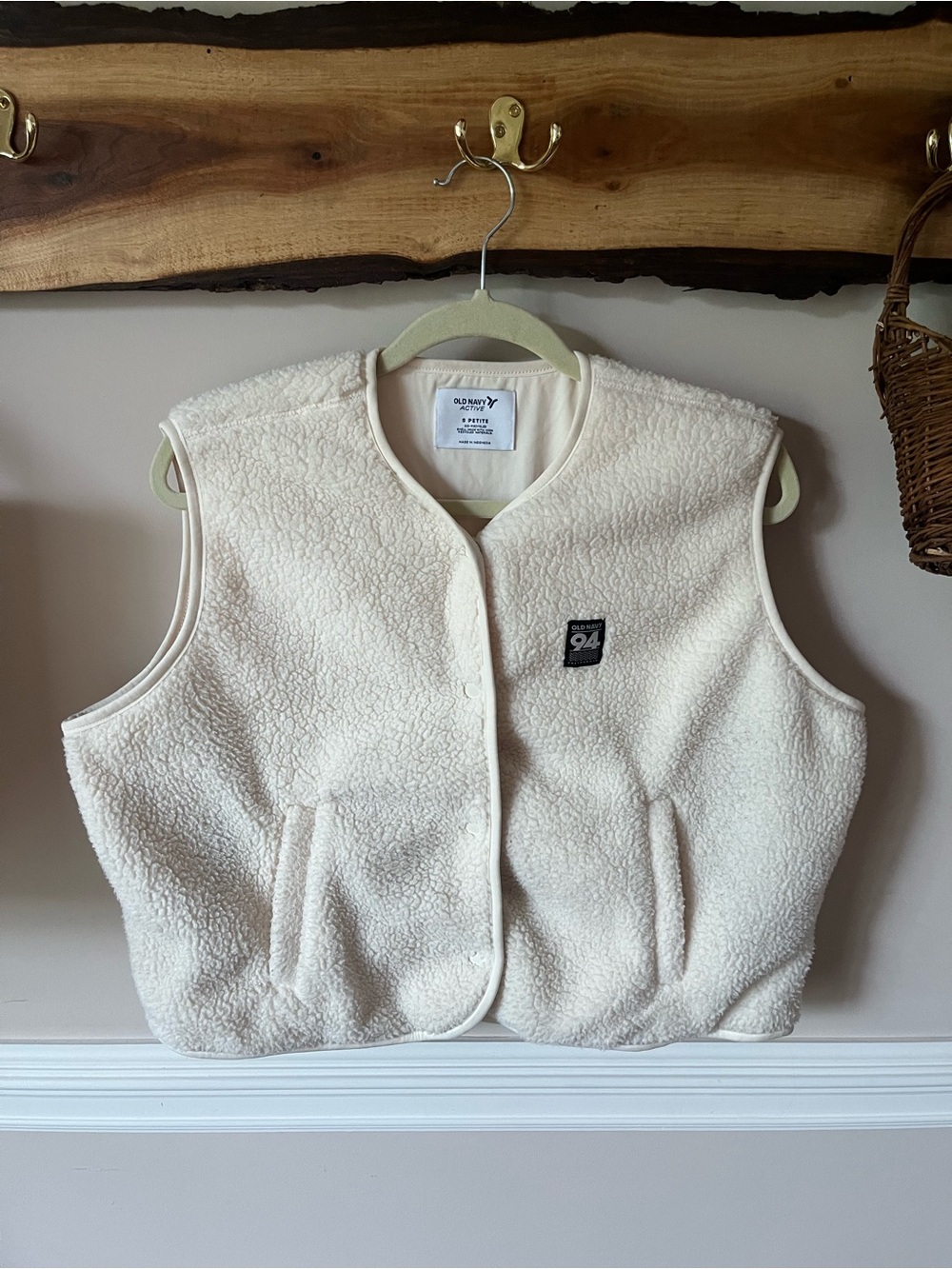 Old Navy Active American Vintage Hoktown Dupe Sherpa Cropped Vest Ivory SP